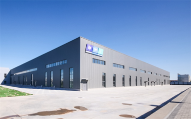 張家口生產(chǎn)基地一期工程投產(chǎn)下線。 郝延攝